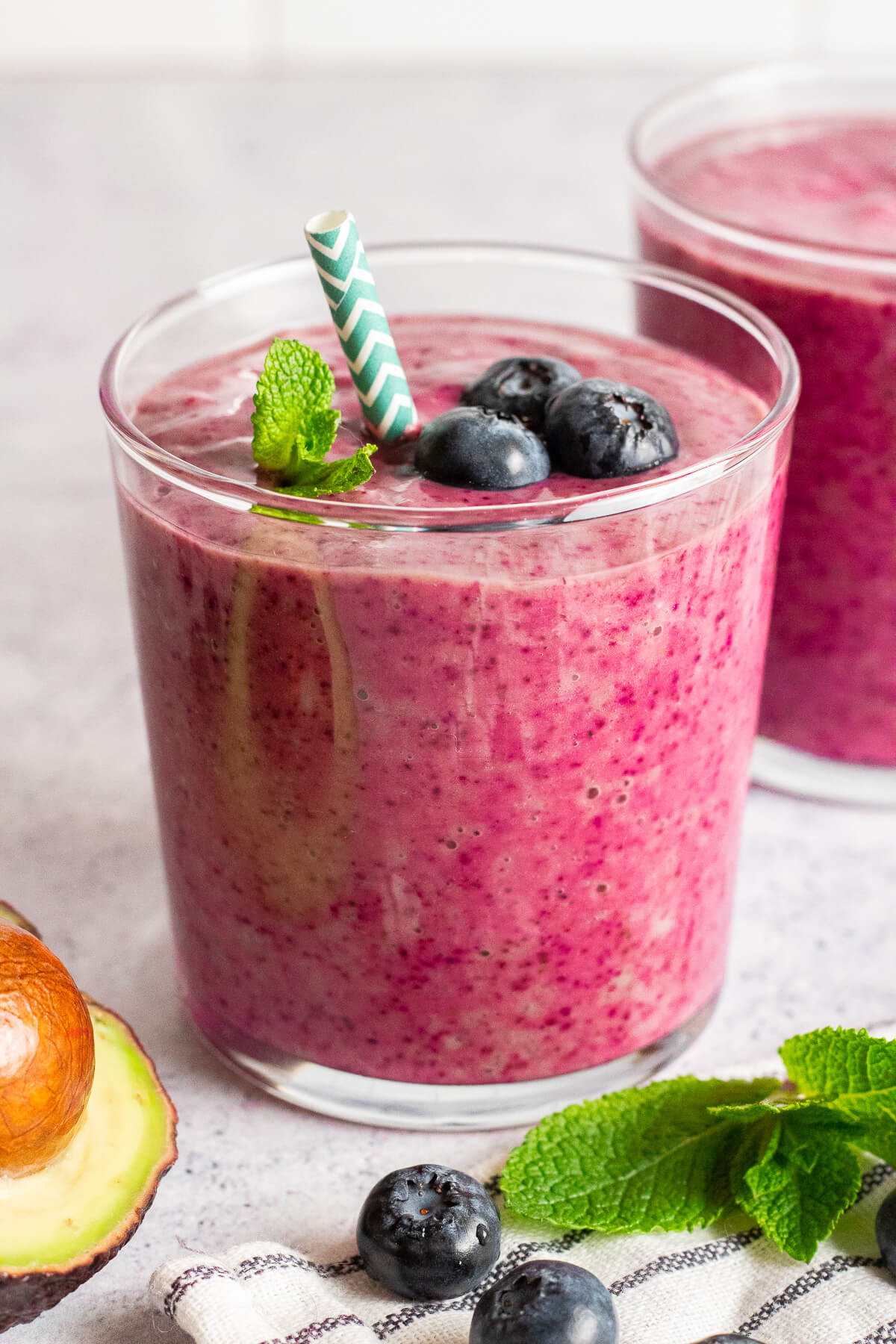 avocado blueberry smoothie